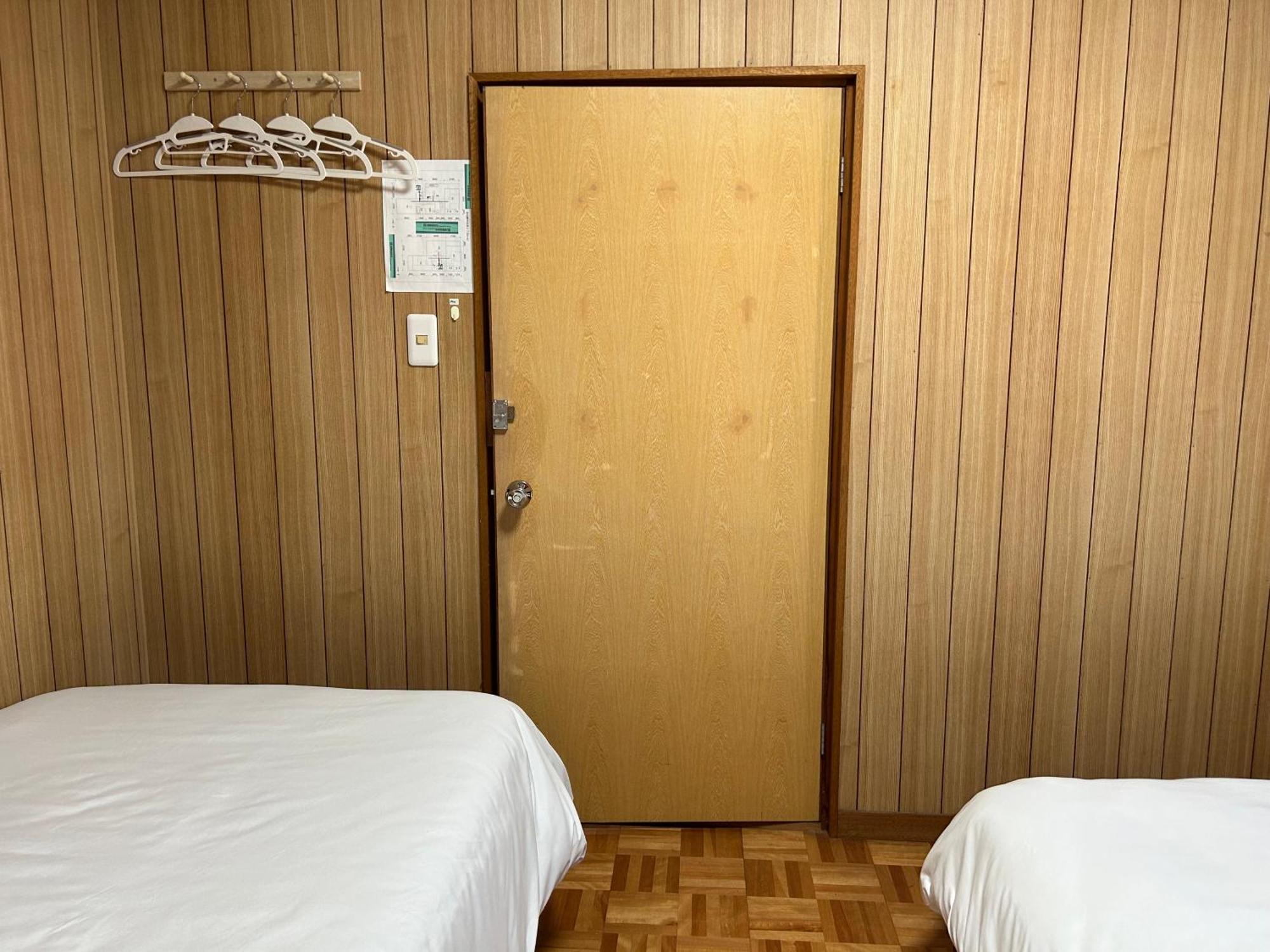 Kix House Waraku III 和楽三号館 Hotel Izumisano Ngoại thất bức ảnh